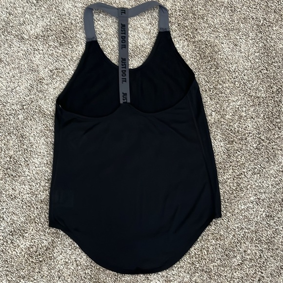 Nike Tank - Picture 4 of 5